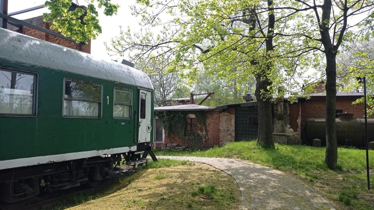Готель Wagony Sypialne W Muzeum Kolejnictwa Явожина-Шльонська Екстер'єр фото